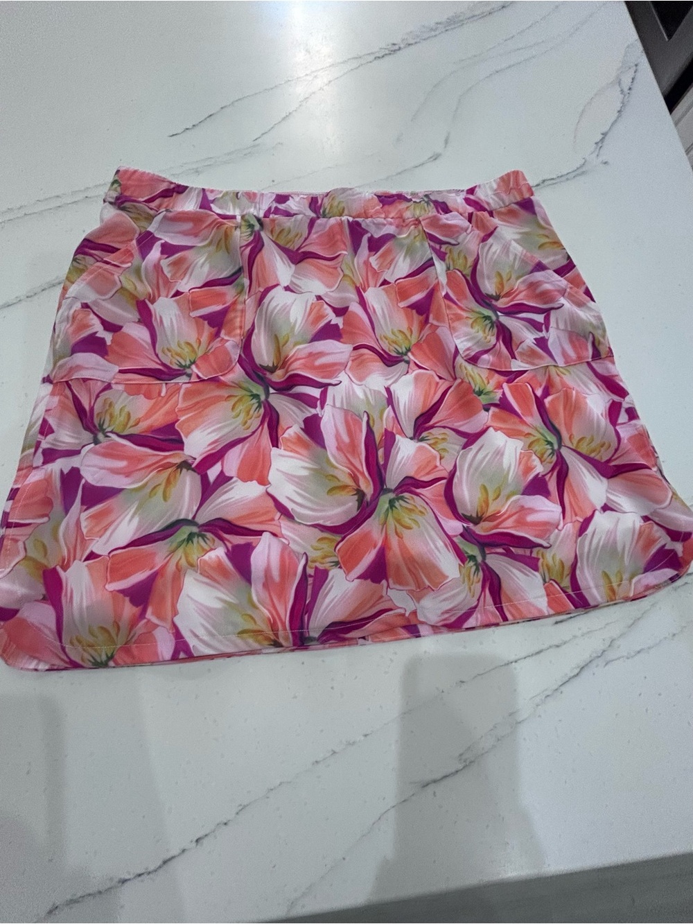 CHICO’s size 2.5, Floral Pink Elastic Waist Women's Skort w/back security pocket